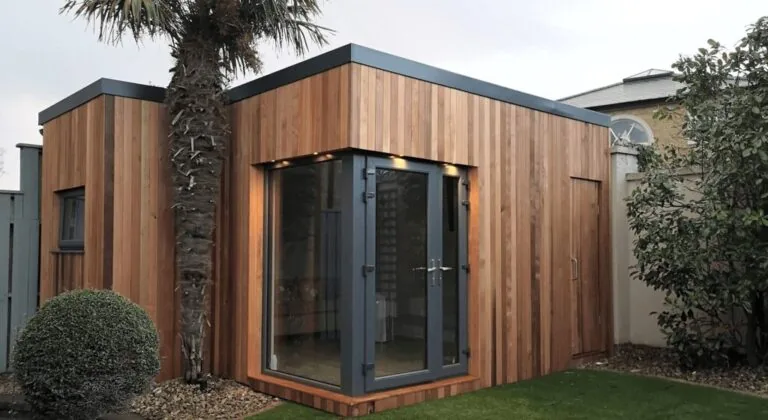 Garden-Room-Cabins-Installer-1024×560-1